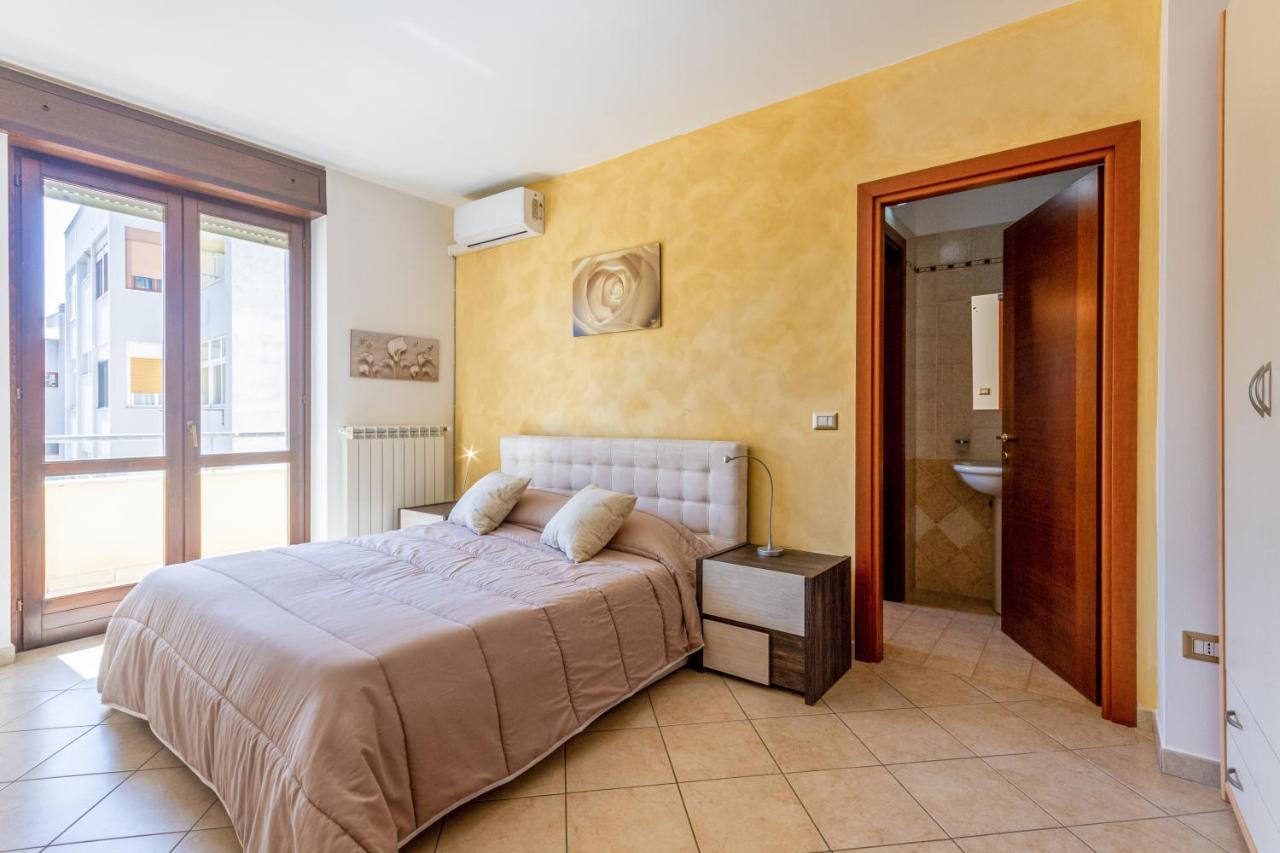 Roomy Apartment With Terrace & Parking Lecce Exterior foto