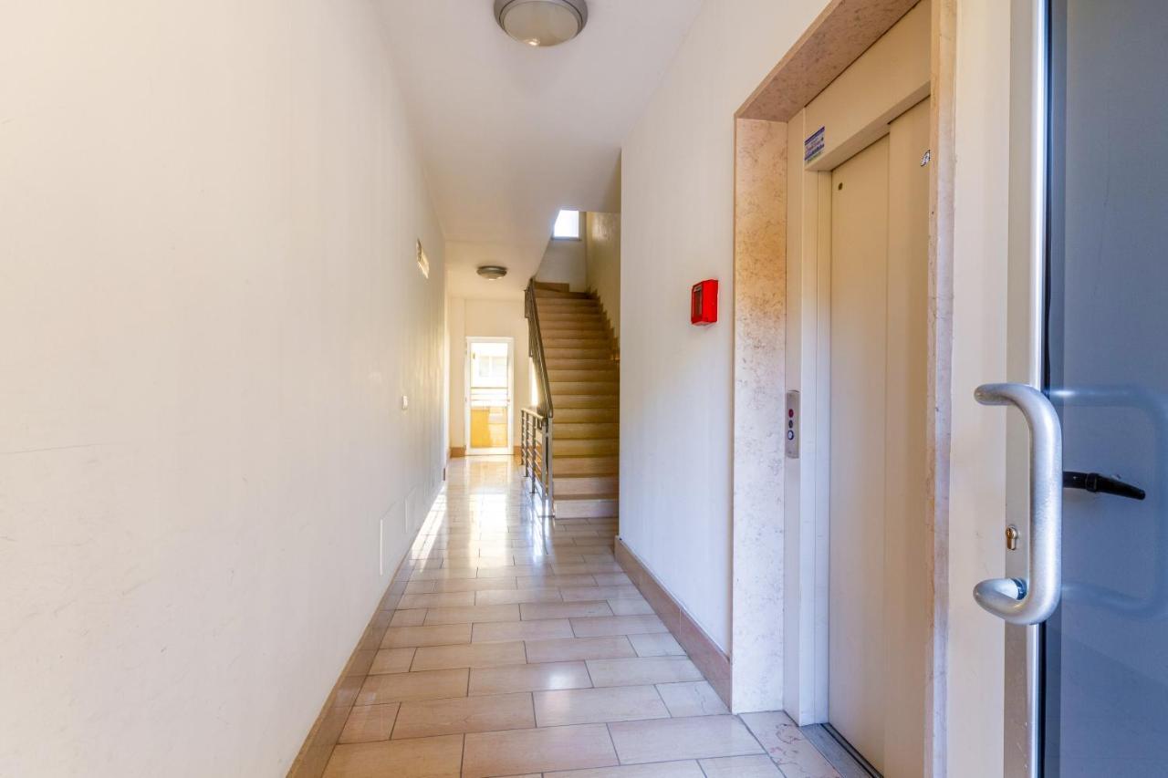 Roomy Apartment With Terrace & Parking Lecce Exterior foto